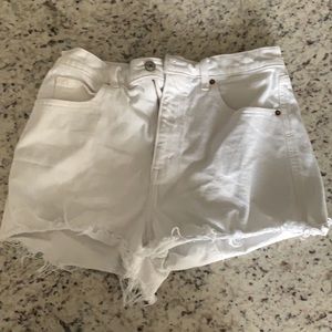Abercrombie Ultra High Rise Mom Short, Size 8.
